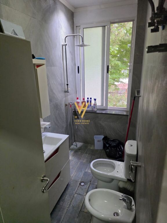 JEPET ZYRE 75 M2 ME QERA TE STADIUMI DINAMO 55.000 LEKE