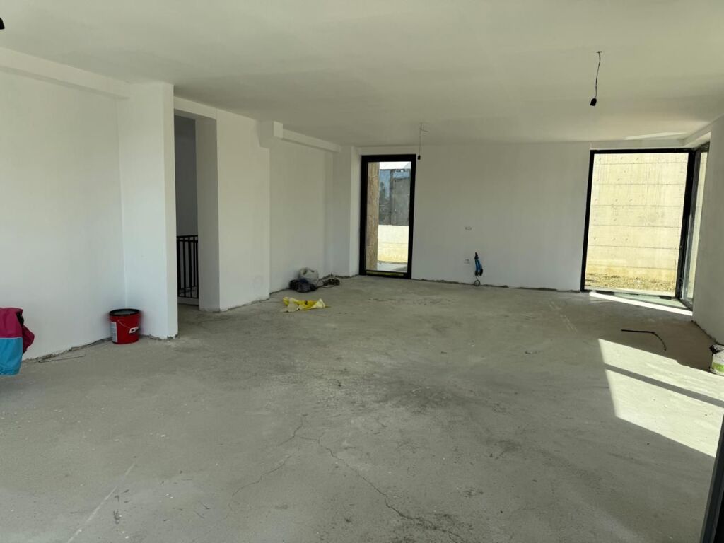 FOR SALE 2-STORY VILLA IN THE FARKA AREA, TIRANA