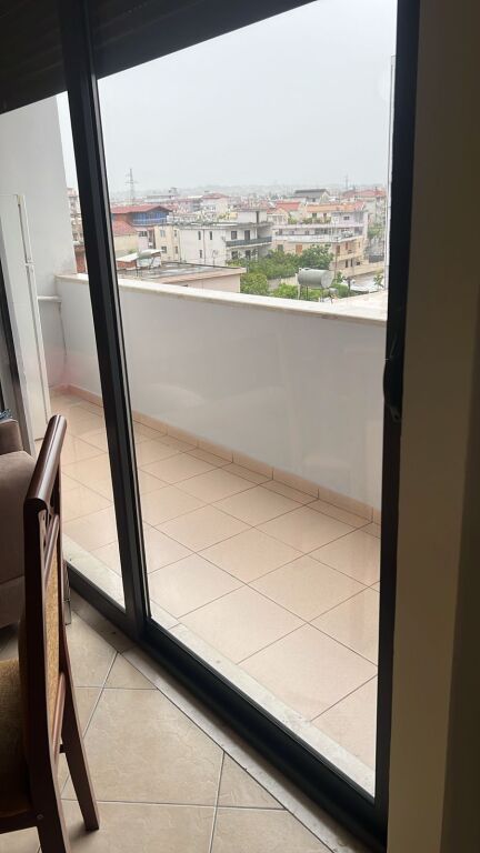 Jepet me qera apartamenti  2+1 +2 ballkone