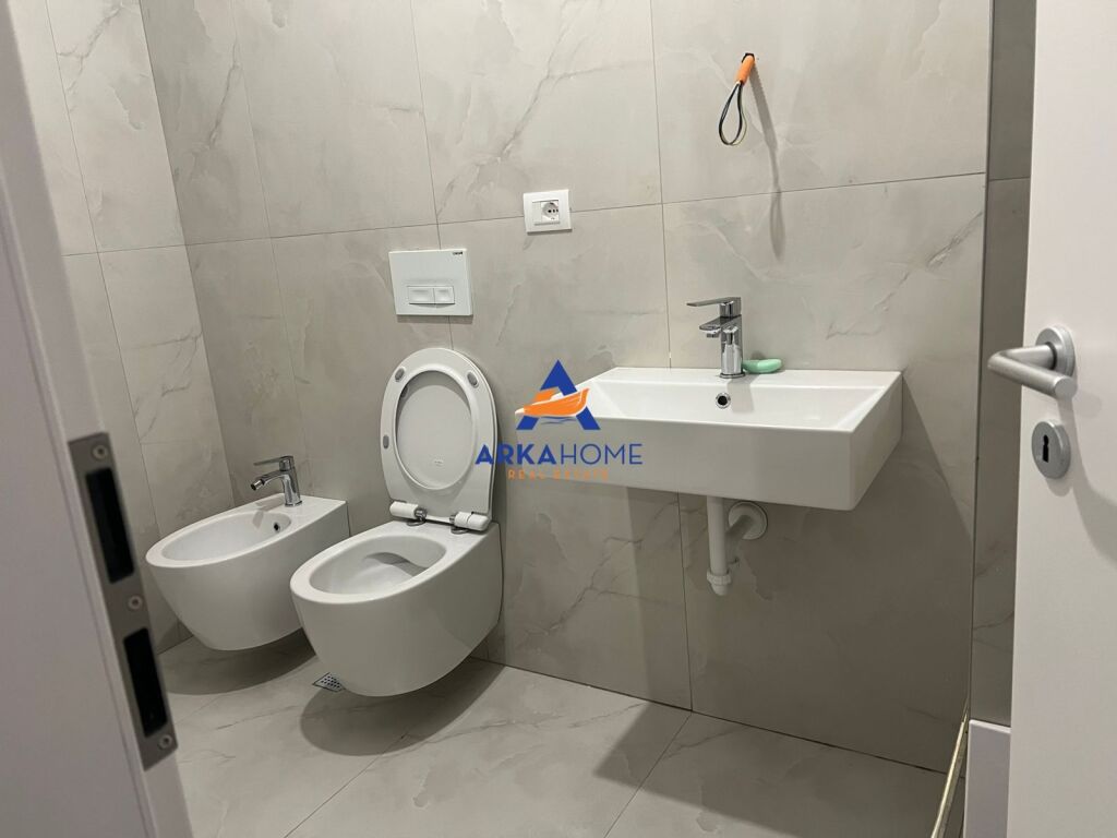 JEPET ME QERA APARTAMENT 1+1 TEK OXA 40.000 LEKE