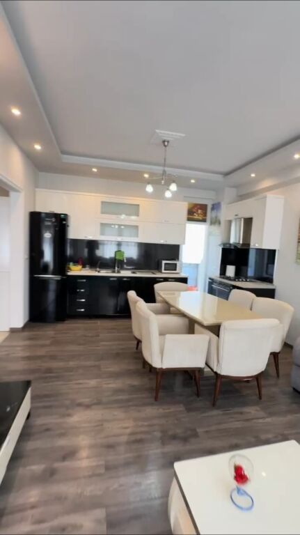 Shitet apartament 2+1+2 tek Kopshti Zoologjik