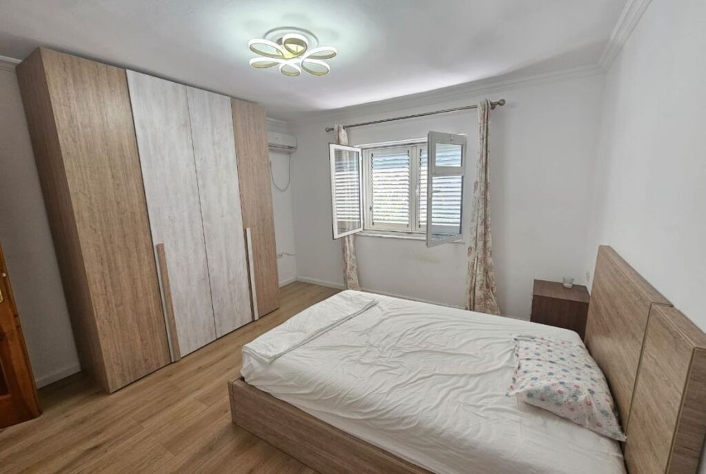 Vile 3 Kateshe Me Qera tek Liqeni i Thate (ID BV22459) Tirane