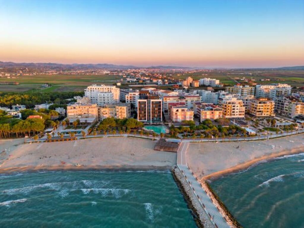 SHITET APARTAMENT 1+1 NE DURRES PLAZH