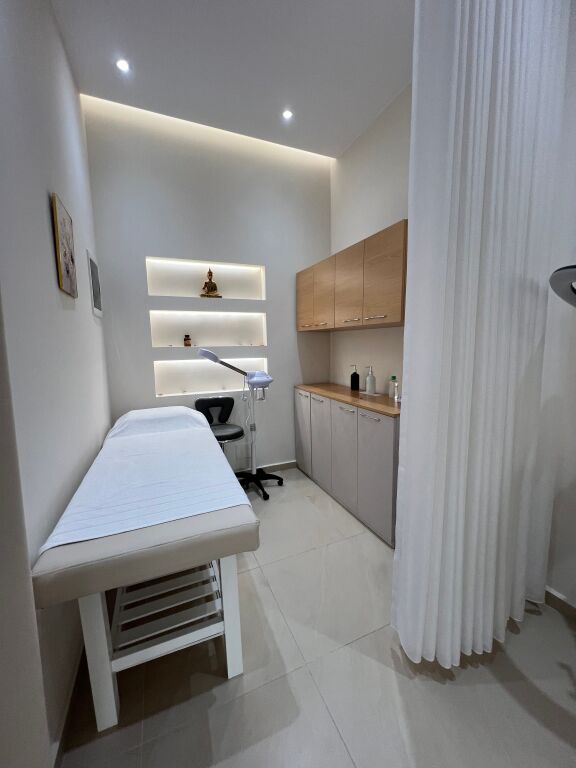 🤍 EXCLUSIVE AESTHETIC SALON FOR RENT – KAVAJËS ROAD 🤍✨