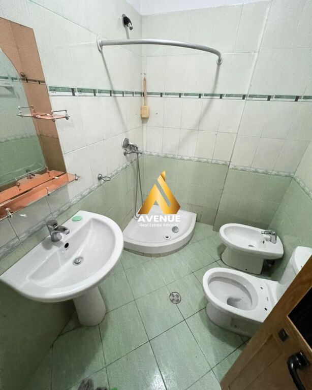 APARTAMENT ME QERA – Tek Rruga Dritan Hoxha, pranë Universiteti Mesdhetar i Shqipërisë