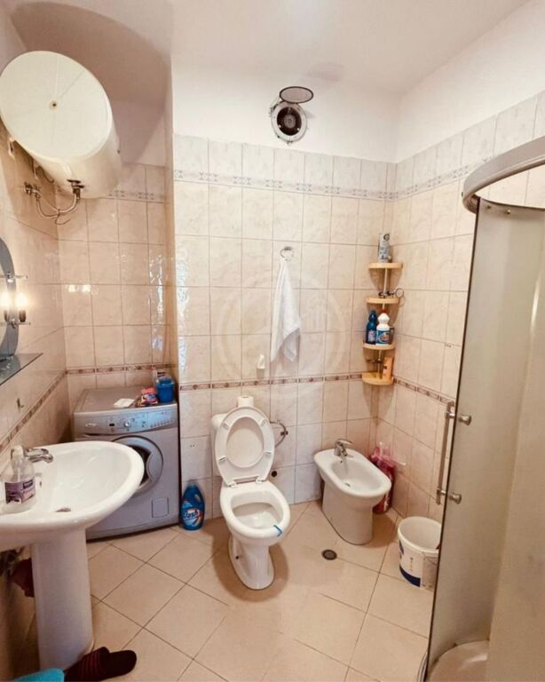 Apartament me qera