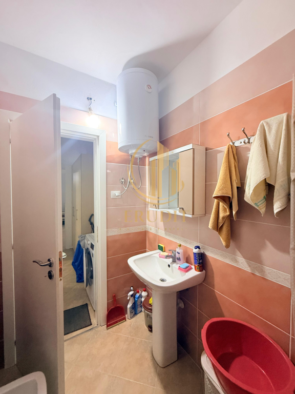 🏡 Shitet apartament 2+1 pranë Kral, Vlorë 🌊✨