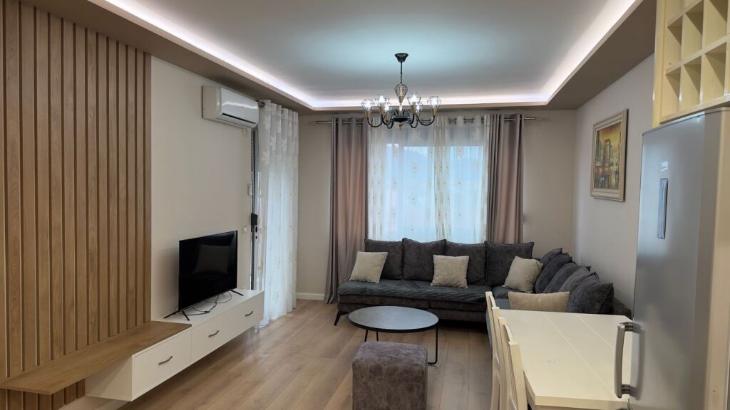 Apartament 1+1 per qera Liqeni i Thate !