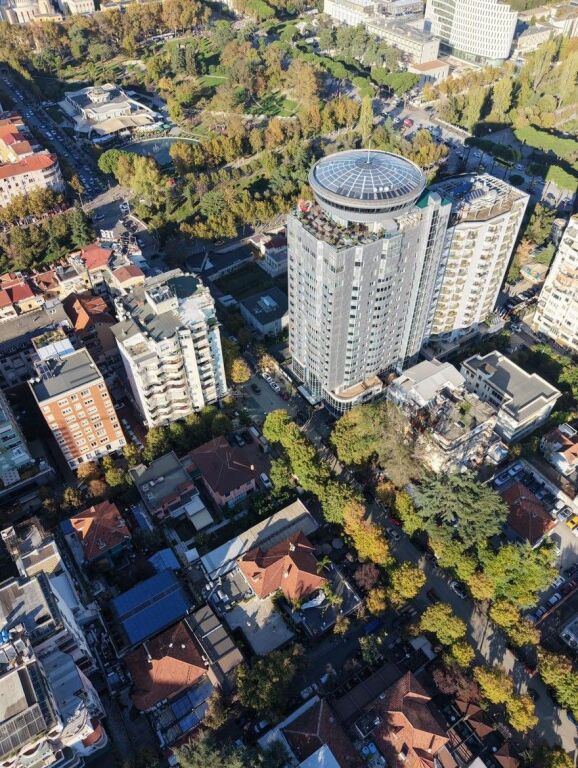 OPPORTUNITÀ DI INVESTIMENTO  Vendesi edificio + Villa a Bllok