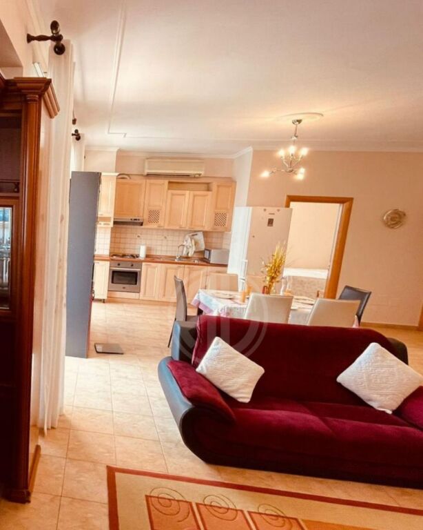 Apartament me qera