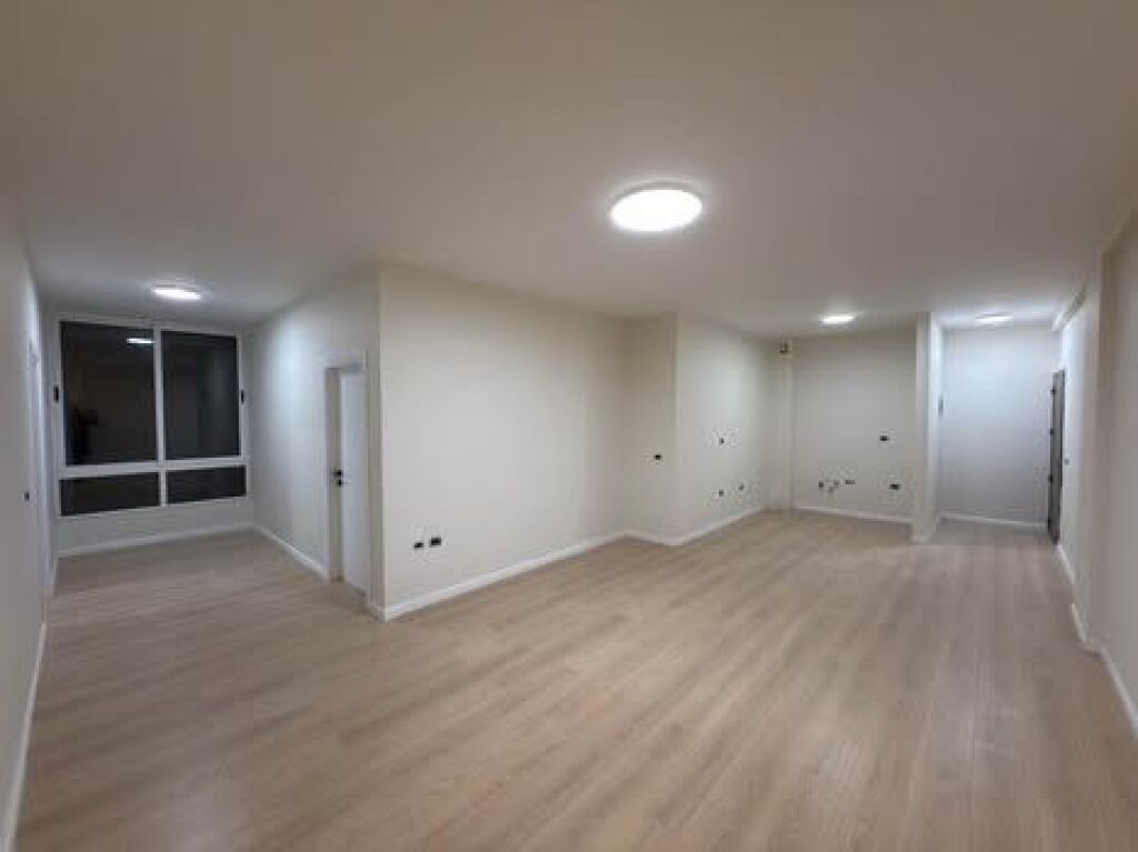 Apartament 3+1 per shitje prane fondacionit eleonore Kodra e Diellit