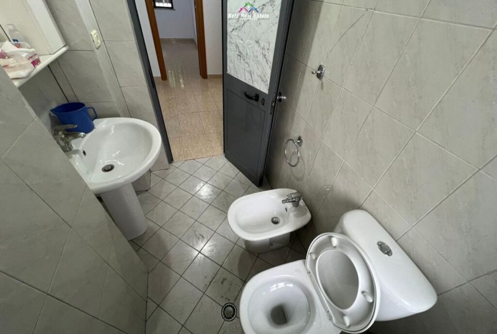 Apartament Ne Shitje 2+1 Ne Brryl ( ID B121210) Tirane
