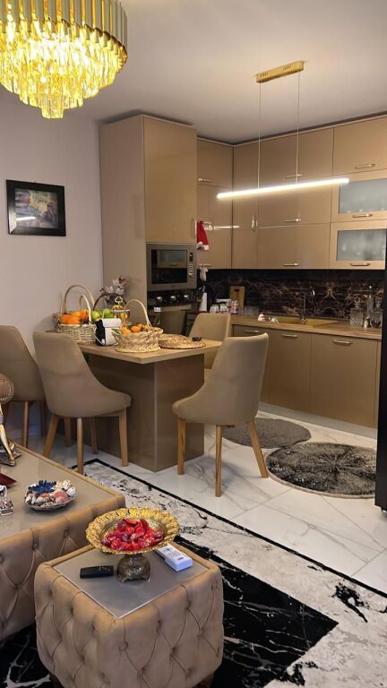 Shitet Apartament 2+1+2+2 Garazhde ne Fresk / Mbrapa 2 Luaneve