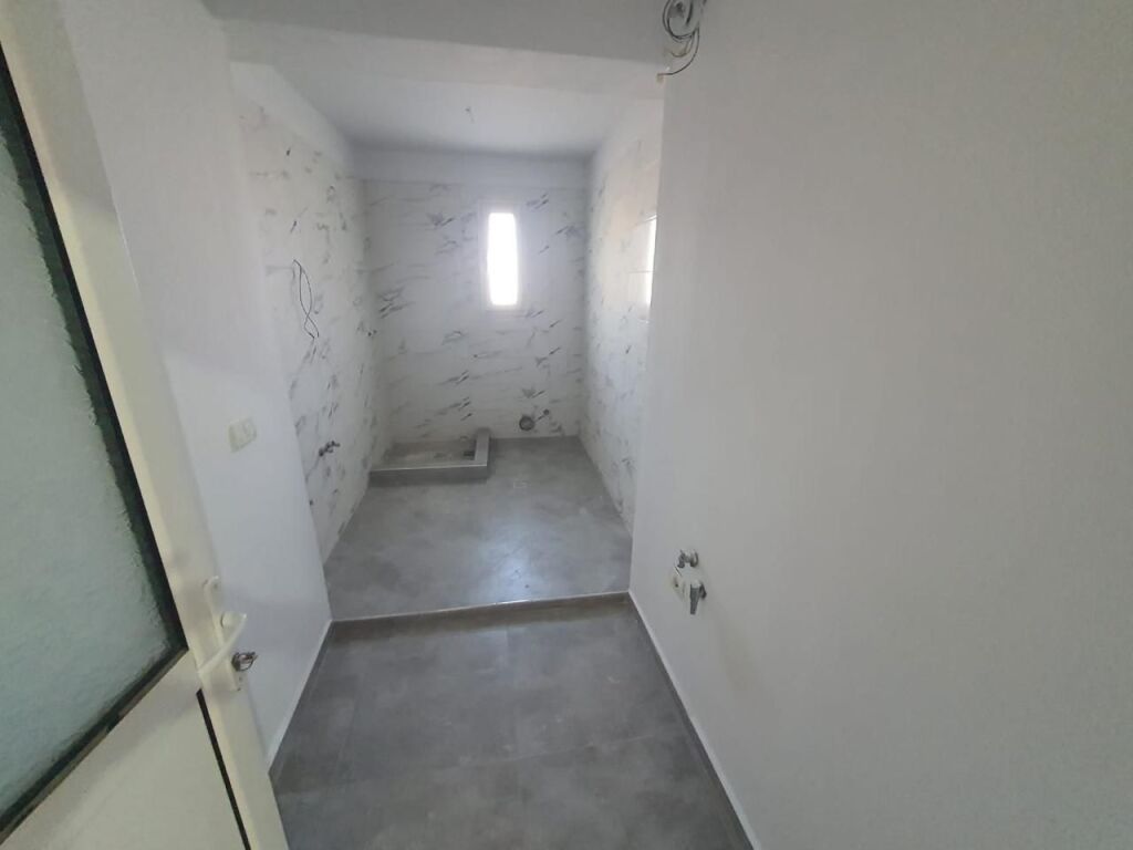 SHITET APARTAMENT 1+1 NË SHKOZET, DURRËS – LAGJA 14