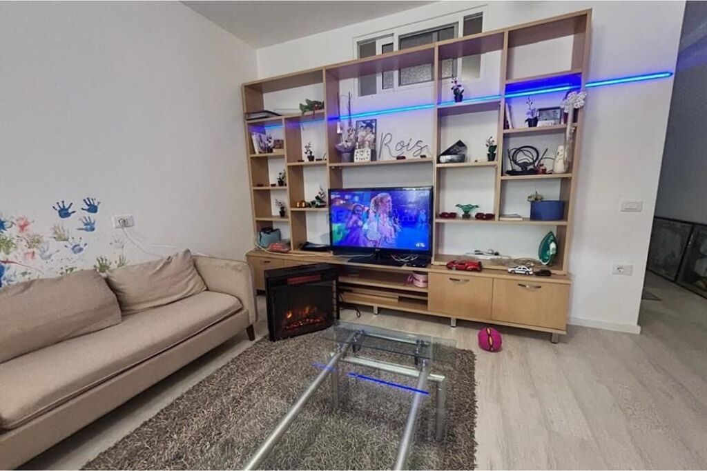 🏡 SHTËPI PRIVATE ME QIRA BABICË, VLORË