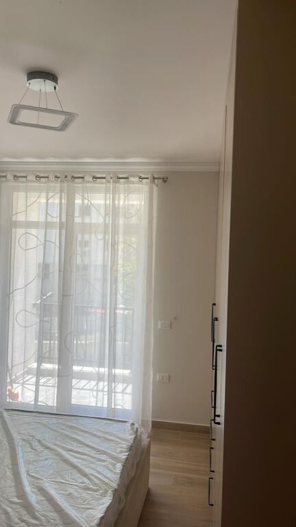 🏡 Appartamento 1+1 in Affitto 📍 Vicino all'Università di Medicina, Tirana💰 Prezzo: 40.000 lek/mese