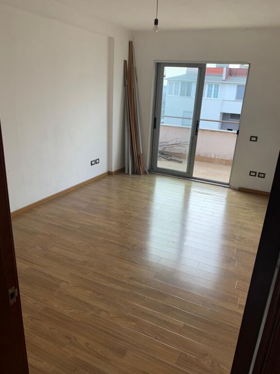Apartament 3+1 per qira tek Tower Bridge 3 tek Oxhaku.