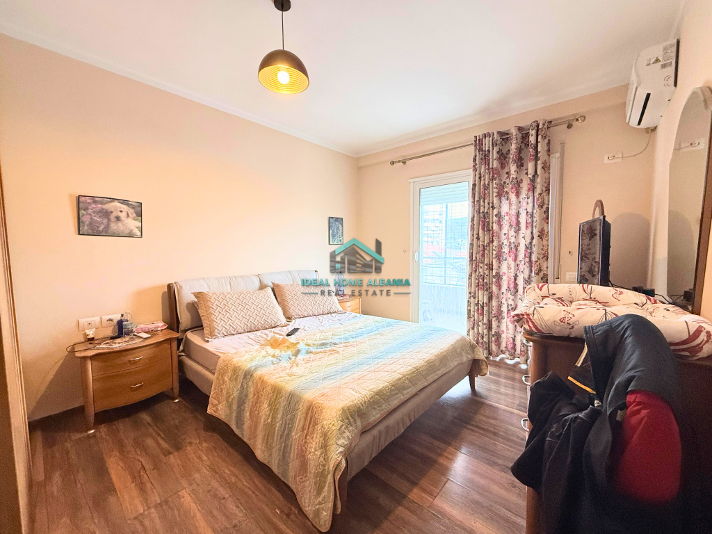 APARTAMENT 2+1+2 NË SHITJE – PRANË KISHËS ORTODOKSE, VLORË