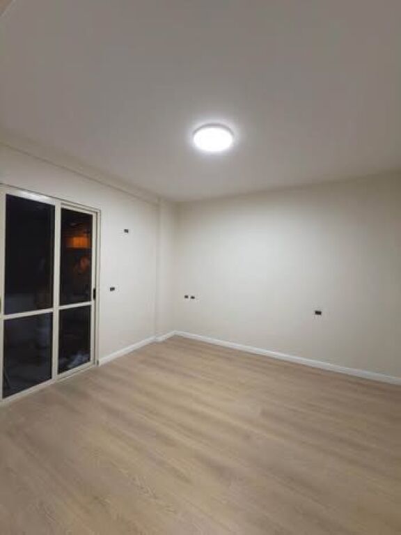 Apartament 3+1 per shitje prane fondacionit eleonore Kodra e Diellit