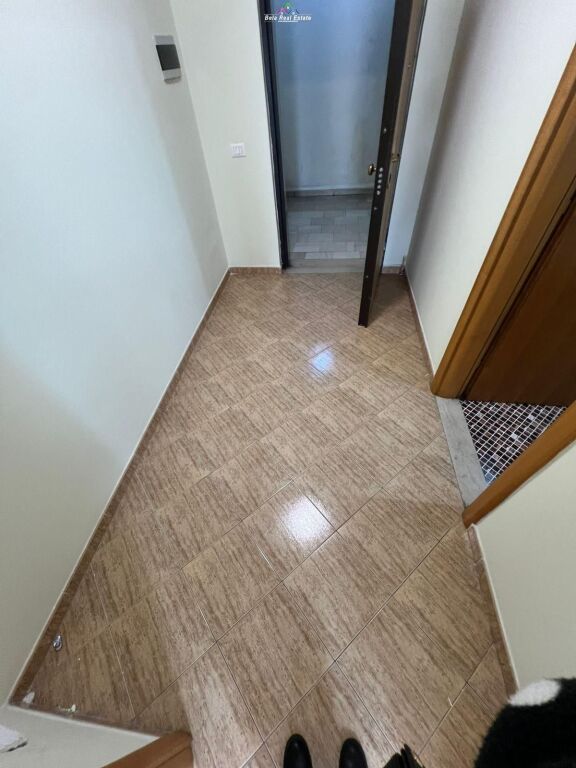 Ufficio in affitto a Zogu i Zi (ID BZ2156) Tirane