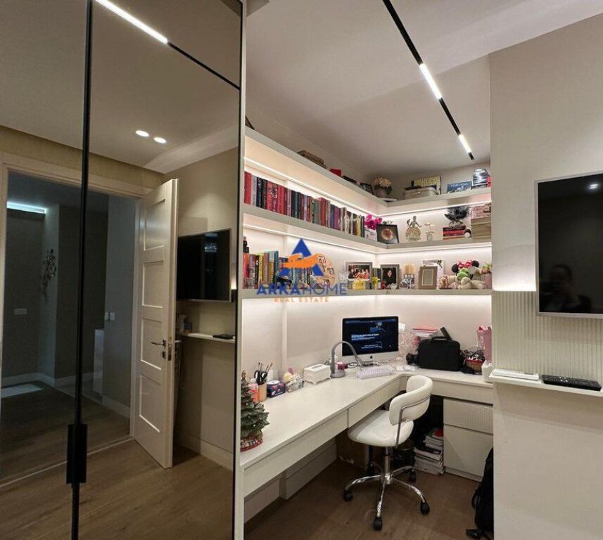 SHITET APARTAMENT 3+1+BALLKON+POST PARKIMI " KOMUNA E PARISIT " 365.000 EURO (+30.000 EURO POST PARKIMI)
