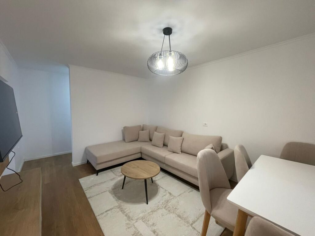 🏡 Jepet me qira apartament 2+1 tek Rruga Ali Demi