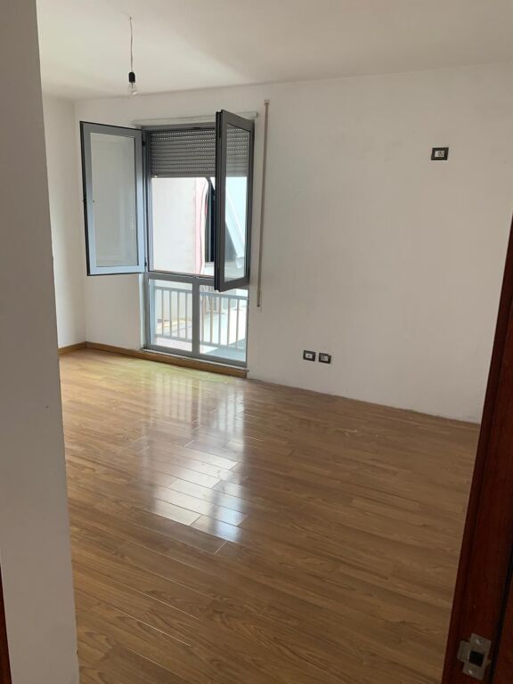 Apartament 3+1 per qira tek Tower Bridge 3 tek Oxhaku.
