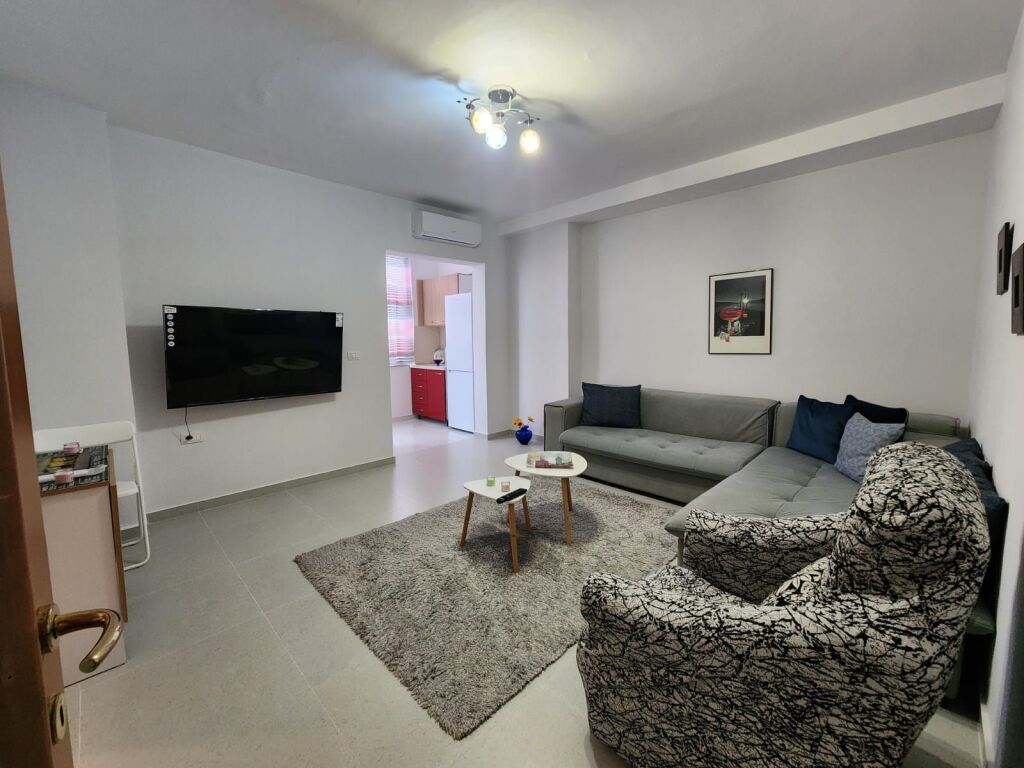 JEPET ME QERA APARTAMENT 2+1 PRAN  MARKATES