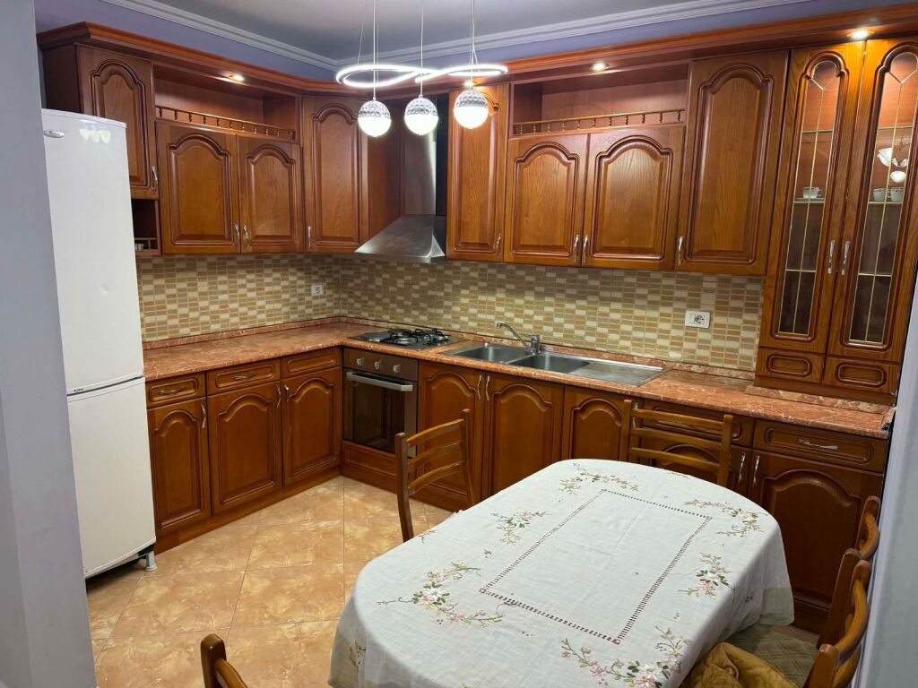 Qera | Apartament 3 + 1 | Kompleksi Uslluga| 900 €/muaj