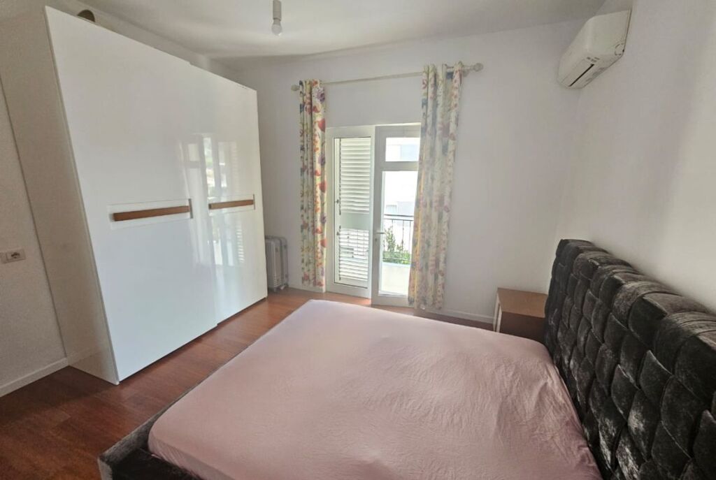 Vile 3 Kateshe Me Qera tek Liqeni i Thate (ID BV22459) Tirane