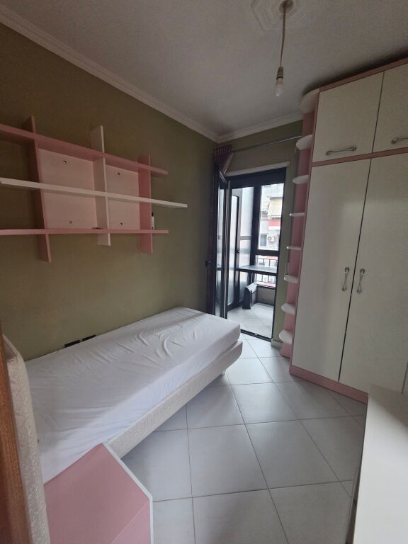 Shitet apartament ne Astir 3+1+2