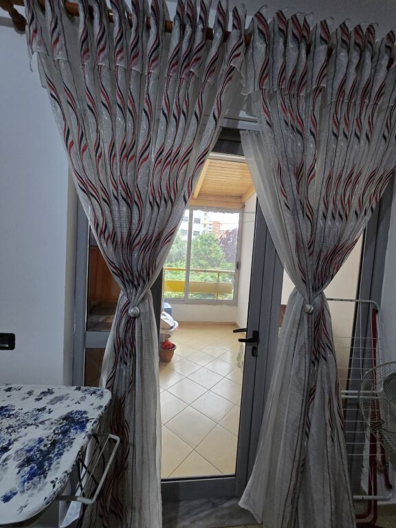🏡 Apartment 2+1 + annex for rent 🍽️ 📍Near Bajram Curri Boulevard, Nikolle Kacorri street in front of the building with arrows💶 Price: 500€ / month