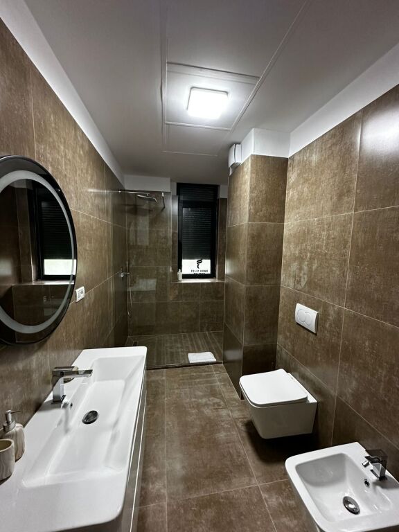 APPARTAMENTO IN AFFITTO 2+1+2 LAGO DI TIRANA 1.600 EURO FH-72980