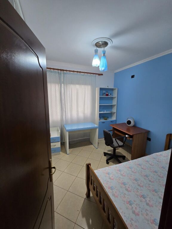 Qera | Apartament 2 + 1 | Pallati me Shigjeta | 550 €/muaj