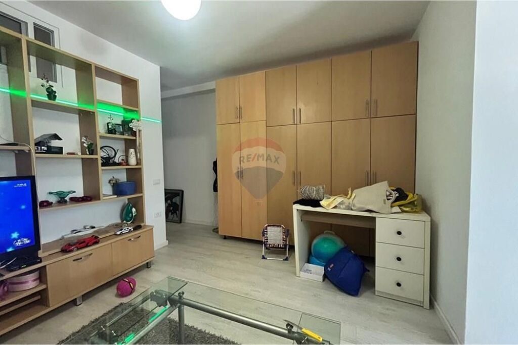 🏡 SHTËPI PRIVATE ME QIRA BABICË, VLORË