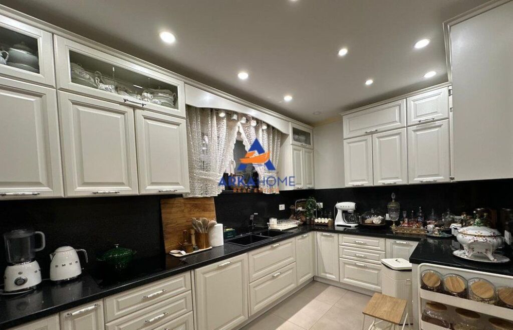 SHITET APARTAMENT 3+1+BALLKON+POST PARKIMI " KOMUNA E PARISIT " 365.000 EURO (+30.000 EURO POST PARKIMI)
