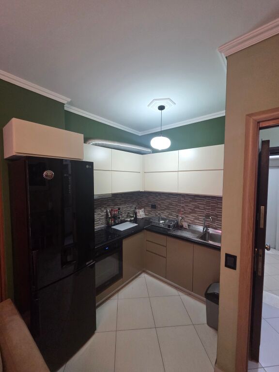 Shitet apartament ne Astir 3+1+2