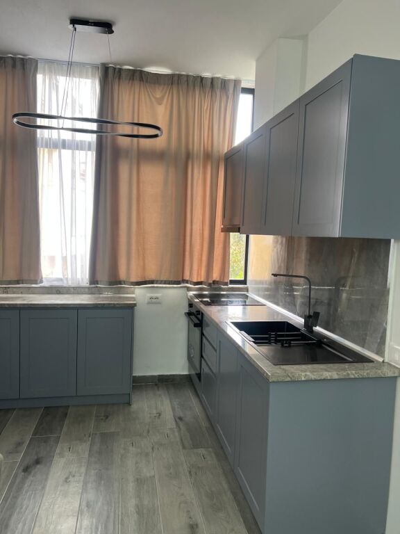🏢Zogu I Boulevard, a 1+1 furnished apartment for rent. 65,000 Leke    