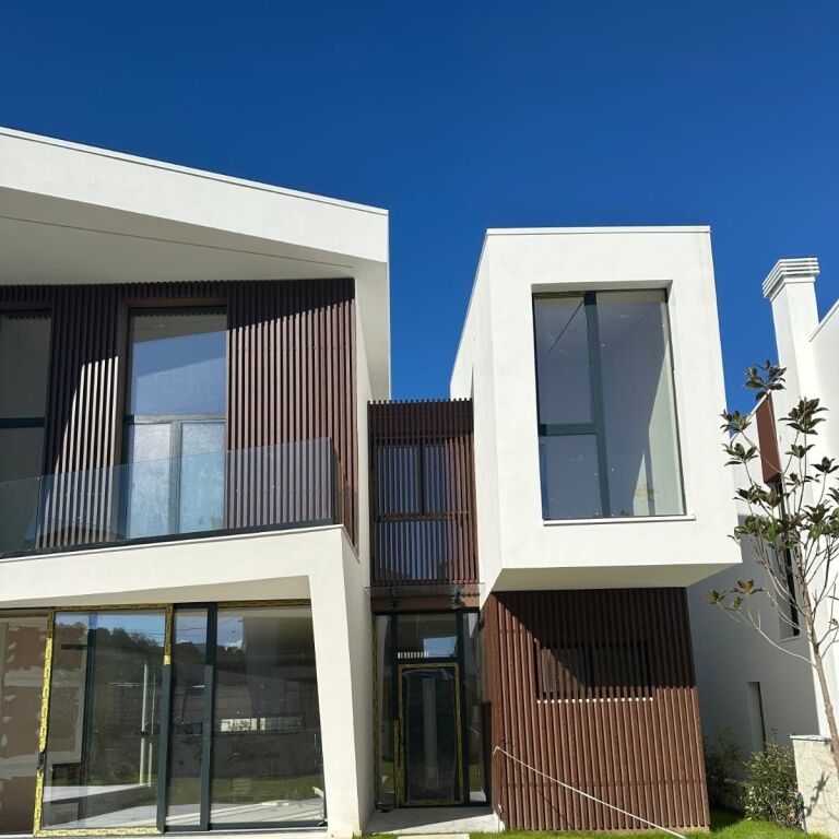 🏡✨ Shitet Vilë 3-Katëshe afër TEG-ut ✨🏡