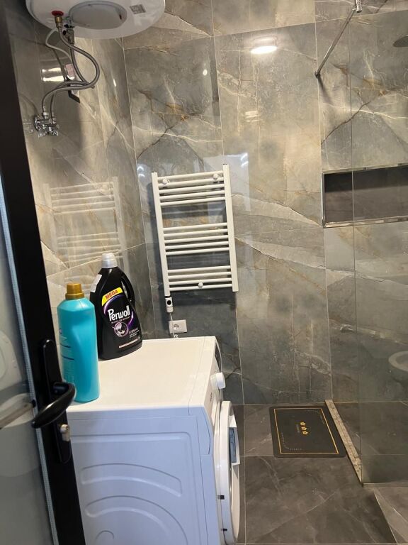 🏢Zogu I Boulevard, a 1+1 furnished apartment for rent. 65,000 Leke    