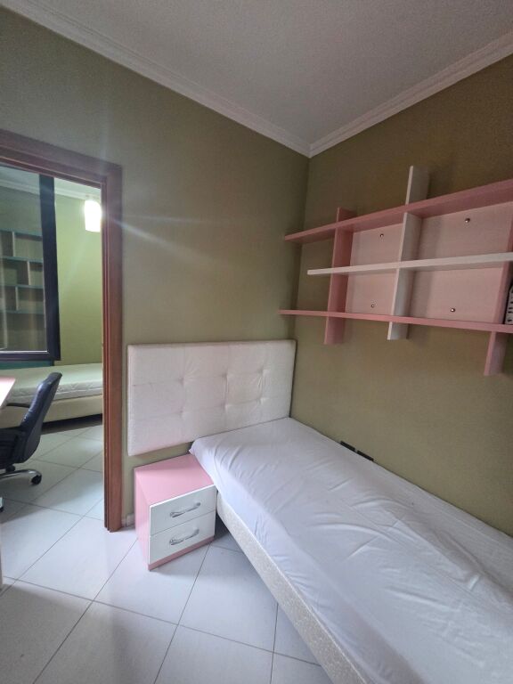 Shitet apartament ne Astir 3+1+2
