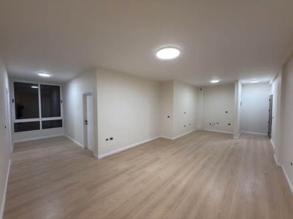 Apartament 3+1 per shitje prane fondacionit eleonore Kodra e Diellit
