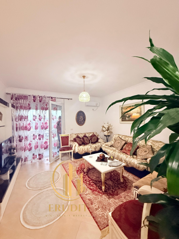 🏡 Shitet apartament 2+1 pranë Kral, Vlorë 🌊✨