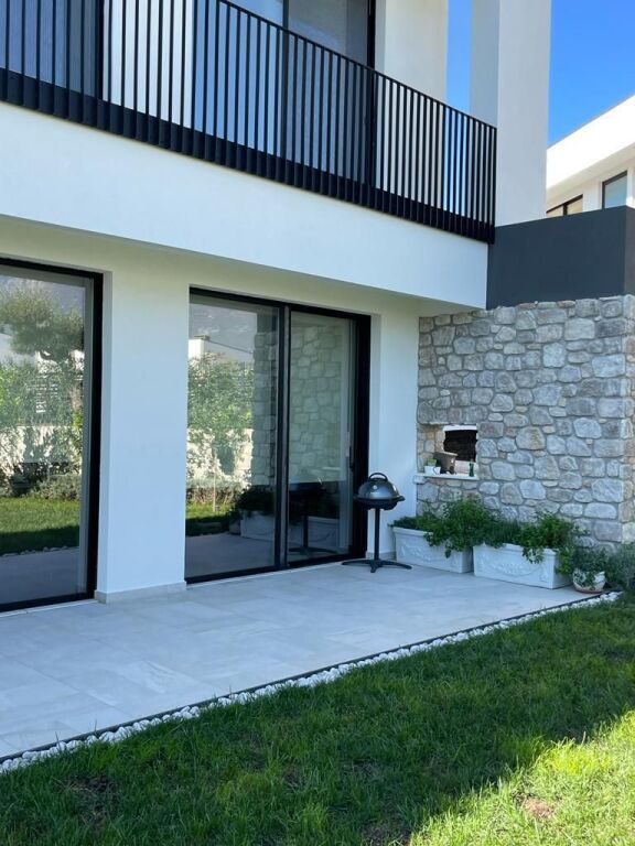 🏡 Vilë Individuale për Shitje – Liqeni i Farkës