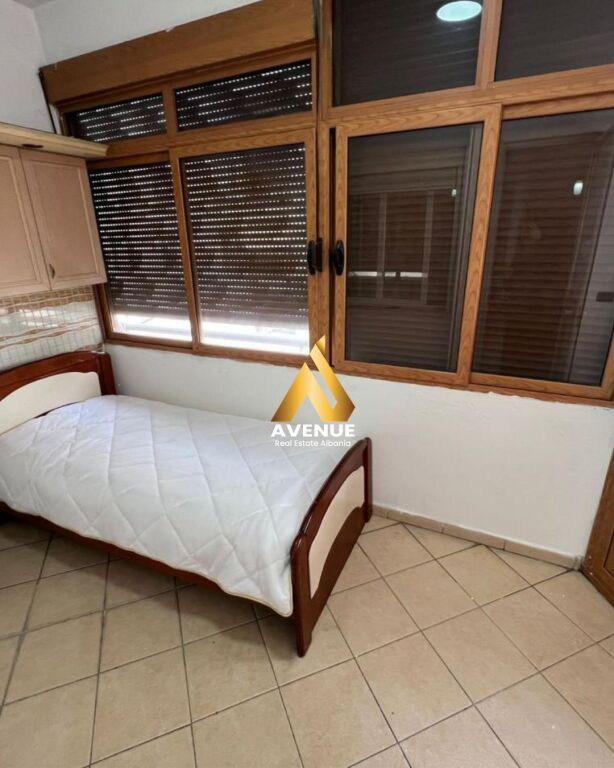 APARTAMENT ME QERA – Tek Rruga Dritan Hoxha, pranë Universiteti Mesdhetar i Shqipërisë