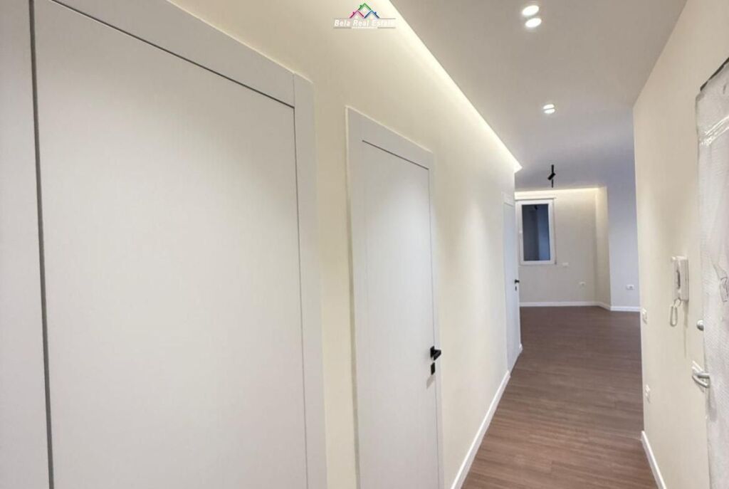 Apartament Ne Shitje 2+1+ Post Parkimi Prane Maternitetit te Ri (ID B120859) Tirane
