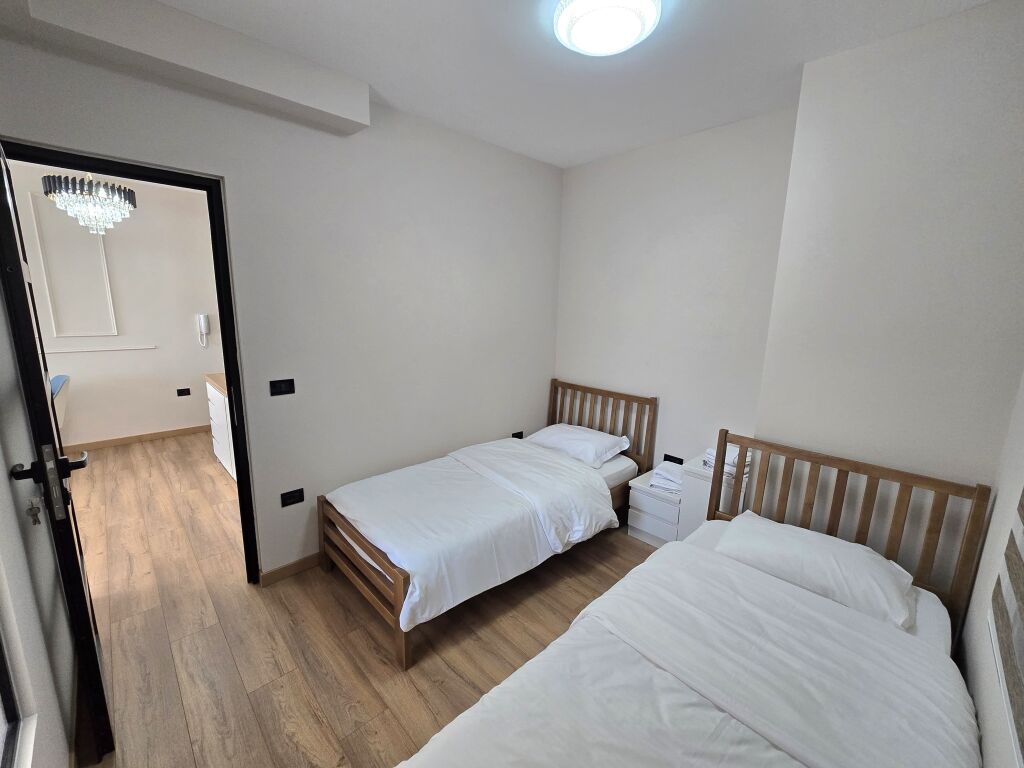 Apartament 2+1 Me Qira Prane Qendres ne Tirane  📍Rruga Him Kolli