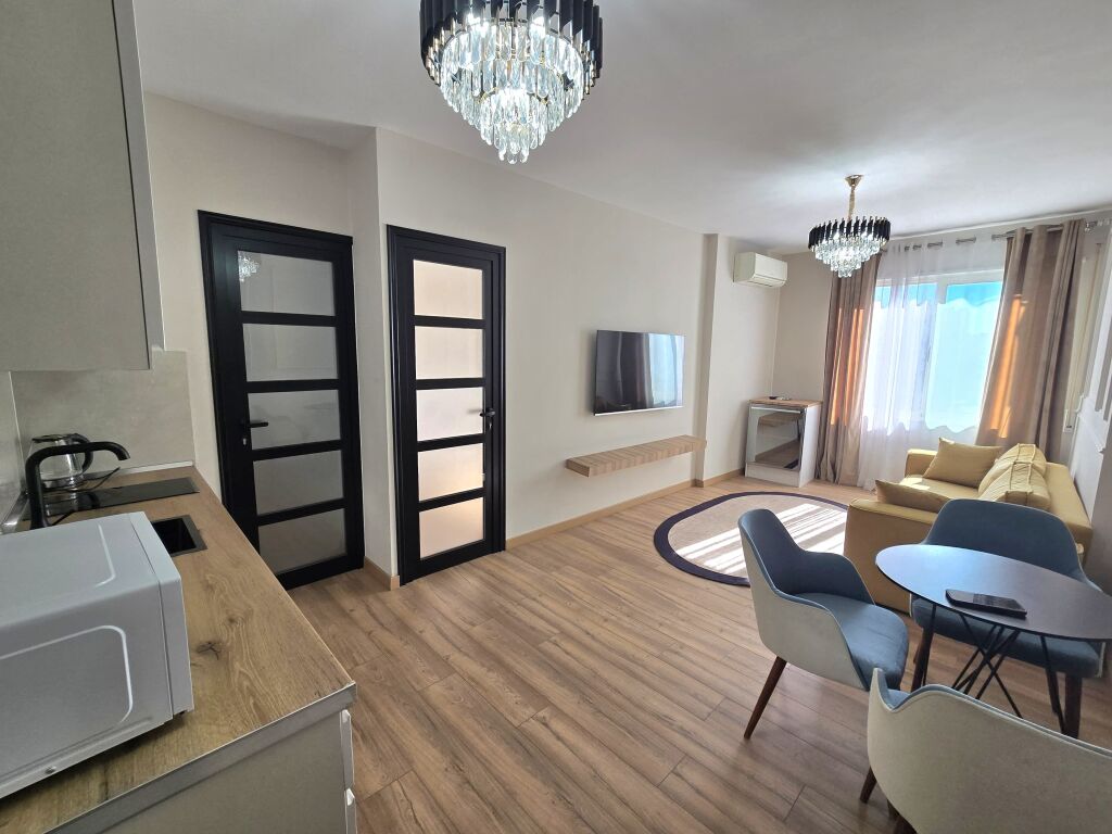 Apartament 2+1 Me Qira Prane Qendres ne Tirane  📍Rruga Him Kolli