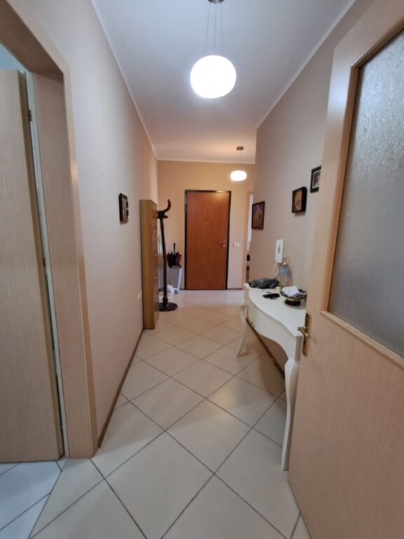 Jepet me qira apartament 2+1 në Durrës