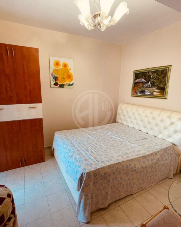 Apartament me qera